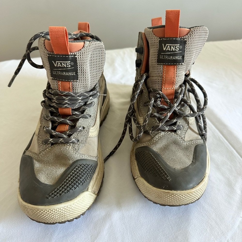 Vans UltraRange High-Top in Gray and Orange